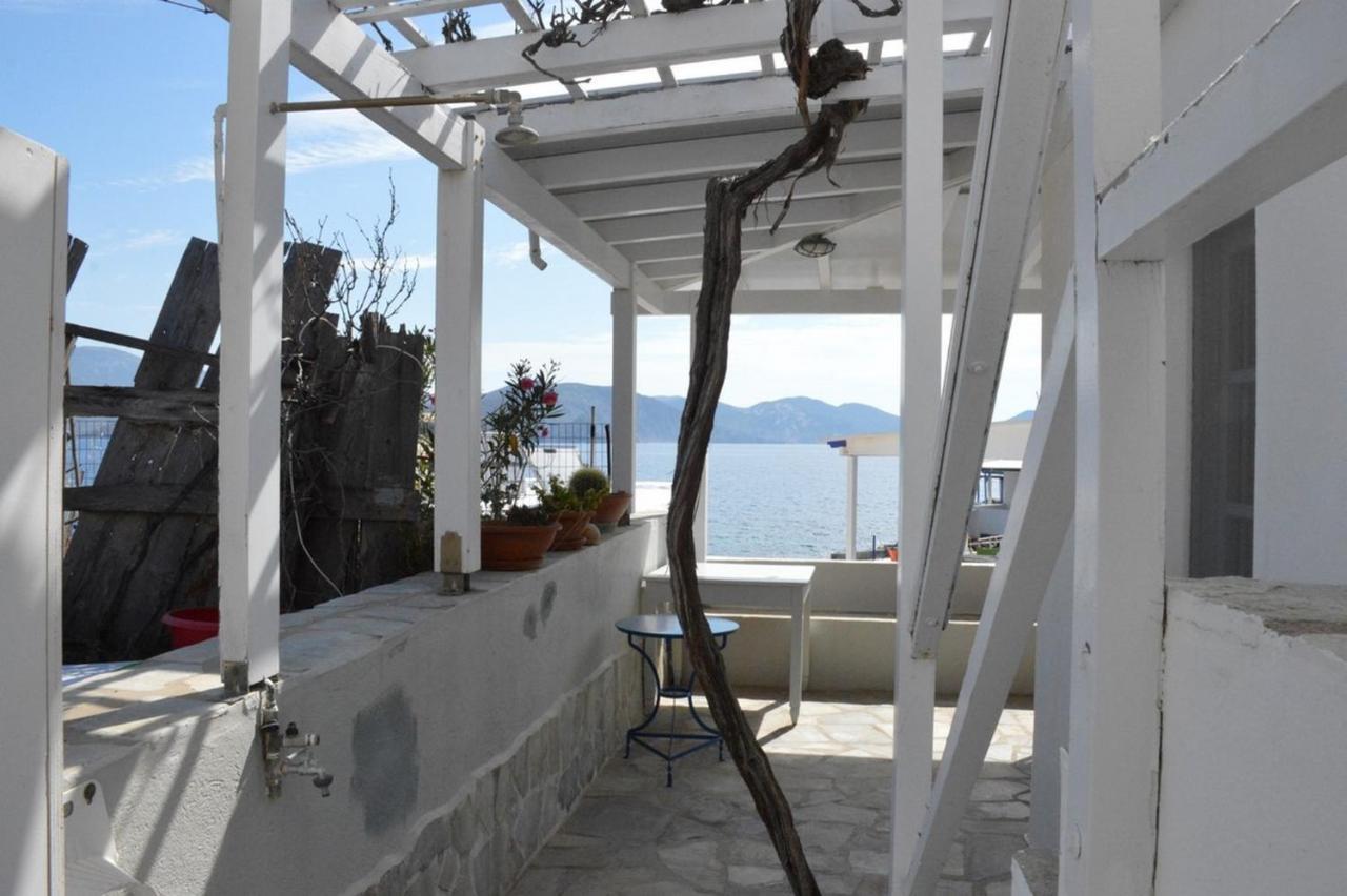 Вілла Thalassophile Eco House Plaka  Екстер'єр фото