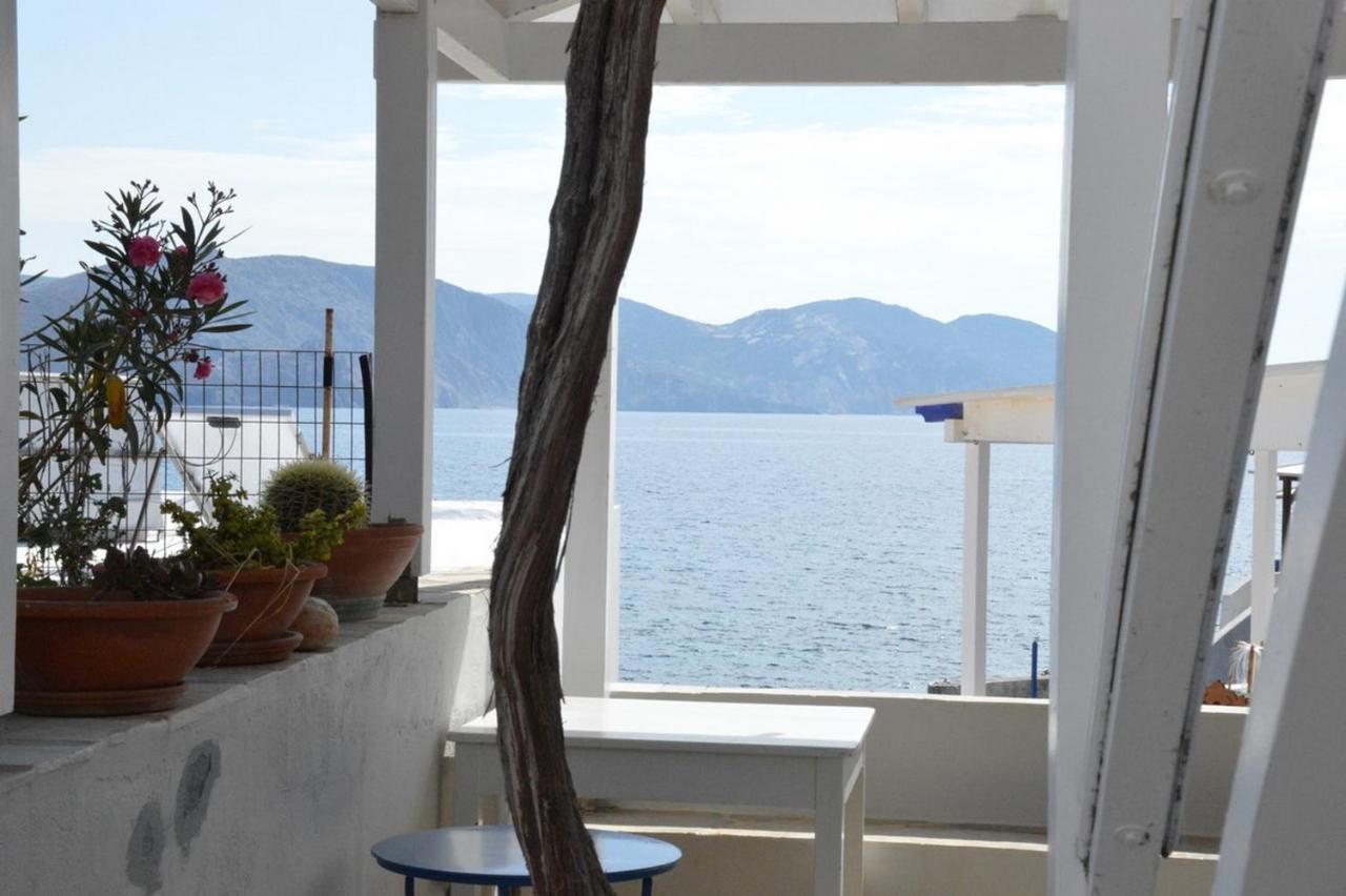 Вілла Thalassophile Eco House Plaka  Екстер'єр фото